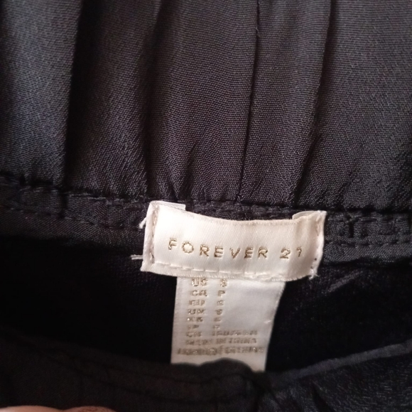 🍓 Forever 21 Sequin Dolphin Shorts New - Picture 7 of 17